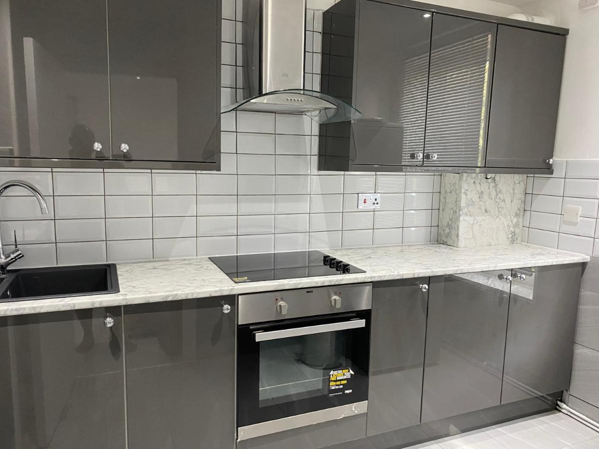 Luxurious 2-Bed Apartment In Woolwich Londra Dış mekan fotoğraf