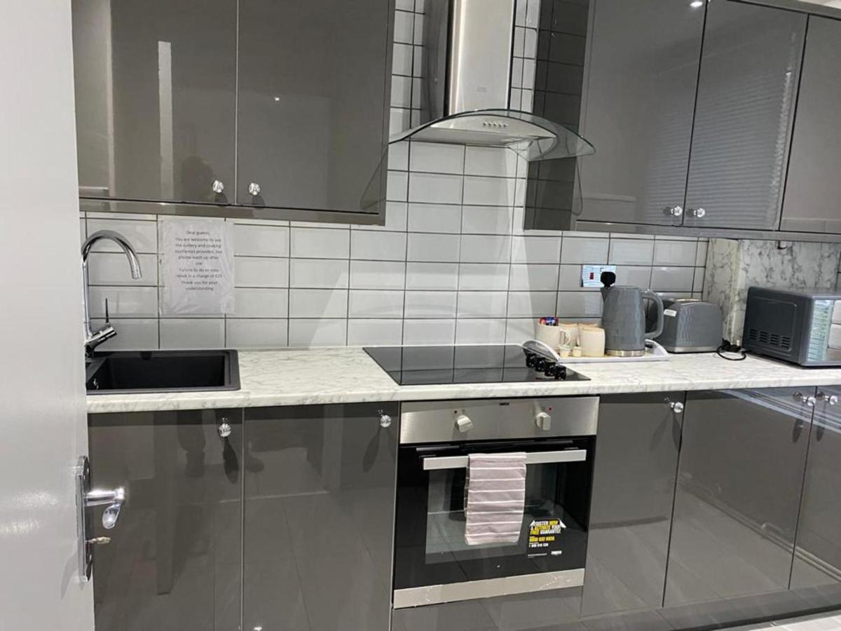 Luxurious 2-Bed Apartment In Woolwich Londra Dış mekan fotoğraf